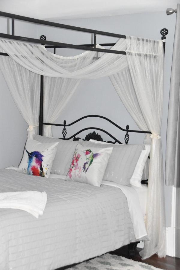Seabank House Bed And Breakfast Hummingbird Pictou Exterior photo